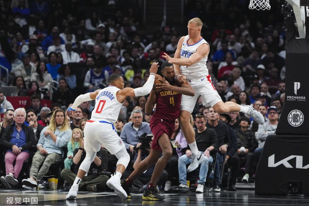 但他展现出 但他展现出